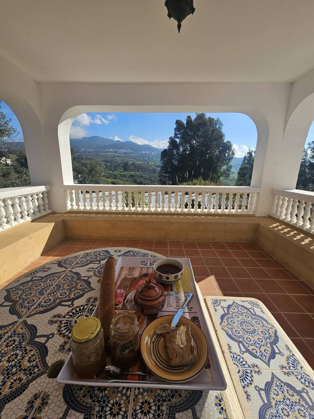 Petit-déjeuner ensoleillé